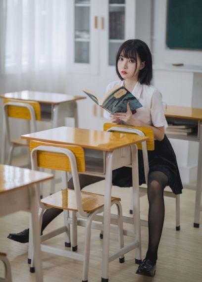 91精品国产黑色紧身牛仔裤_国产剧高清迅雷在线观看
