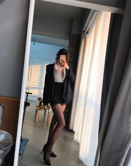 《年轻的女教师》电影_高清完整版