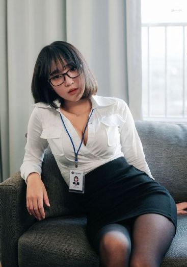 美女的胸秘视频播放_BD韩语免费在线观看